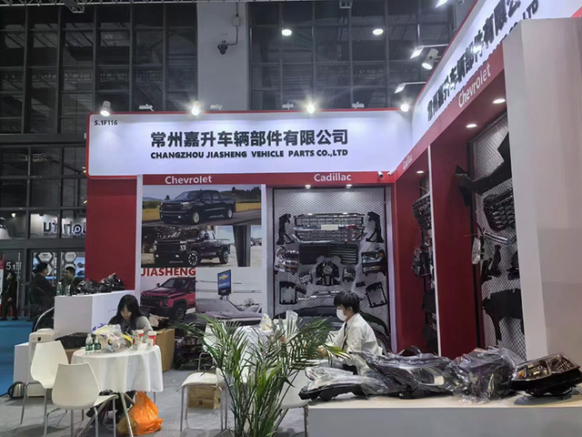 OEM car door assembly line by Jiasheng technicians