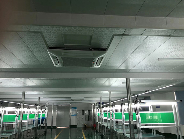 Front car light with DOT-compliant lens and casing