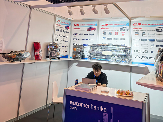 Jiasheng at international auto parts exhibition with product display
